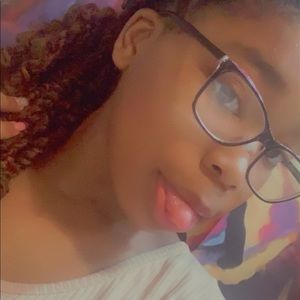 Meet your Posher, Damita